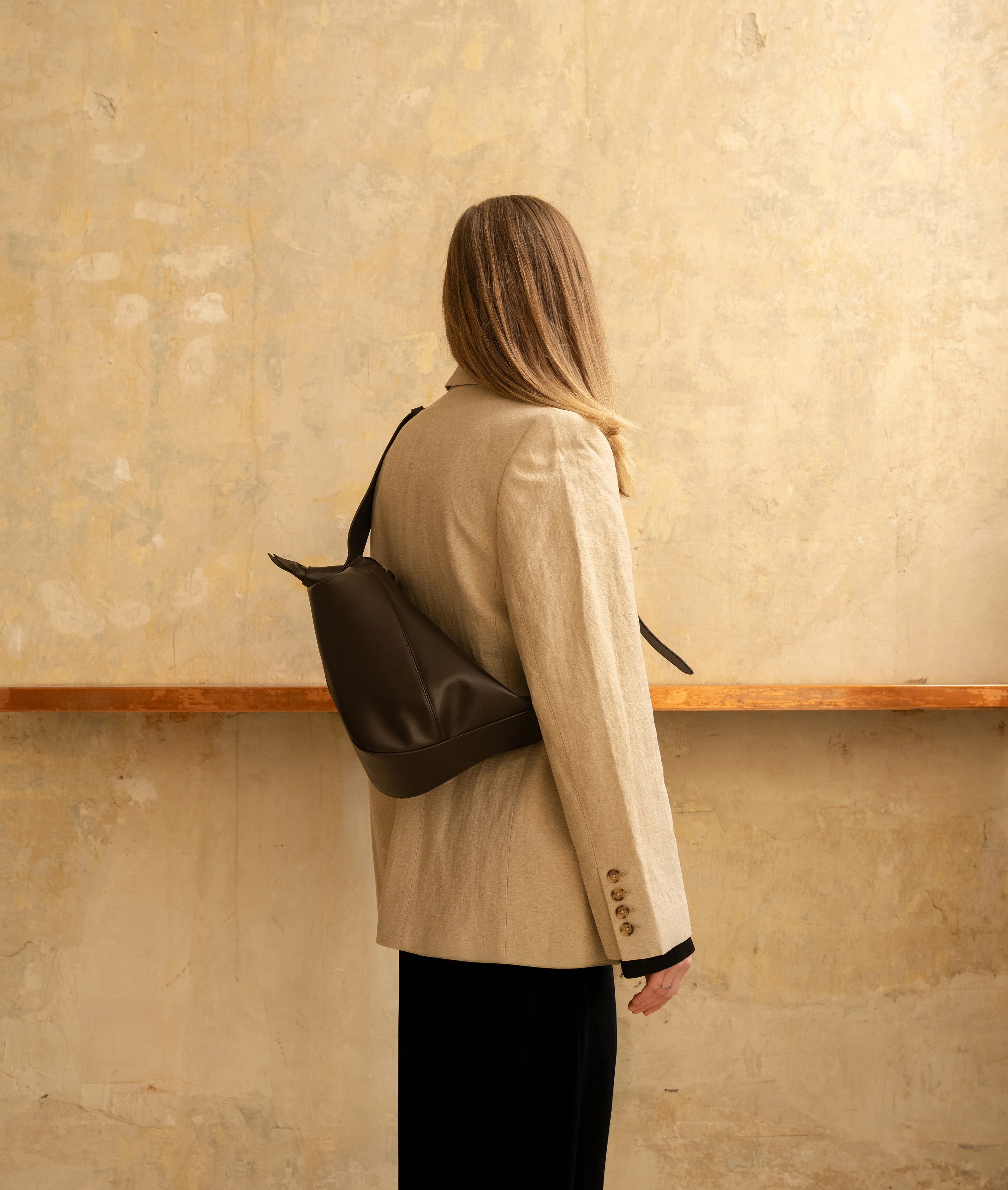 Furoshiki Crossbody Bag M LUX Soft Lamb Leather Black - Image 8