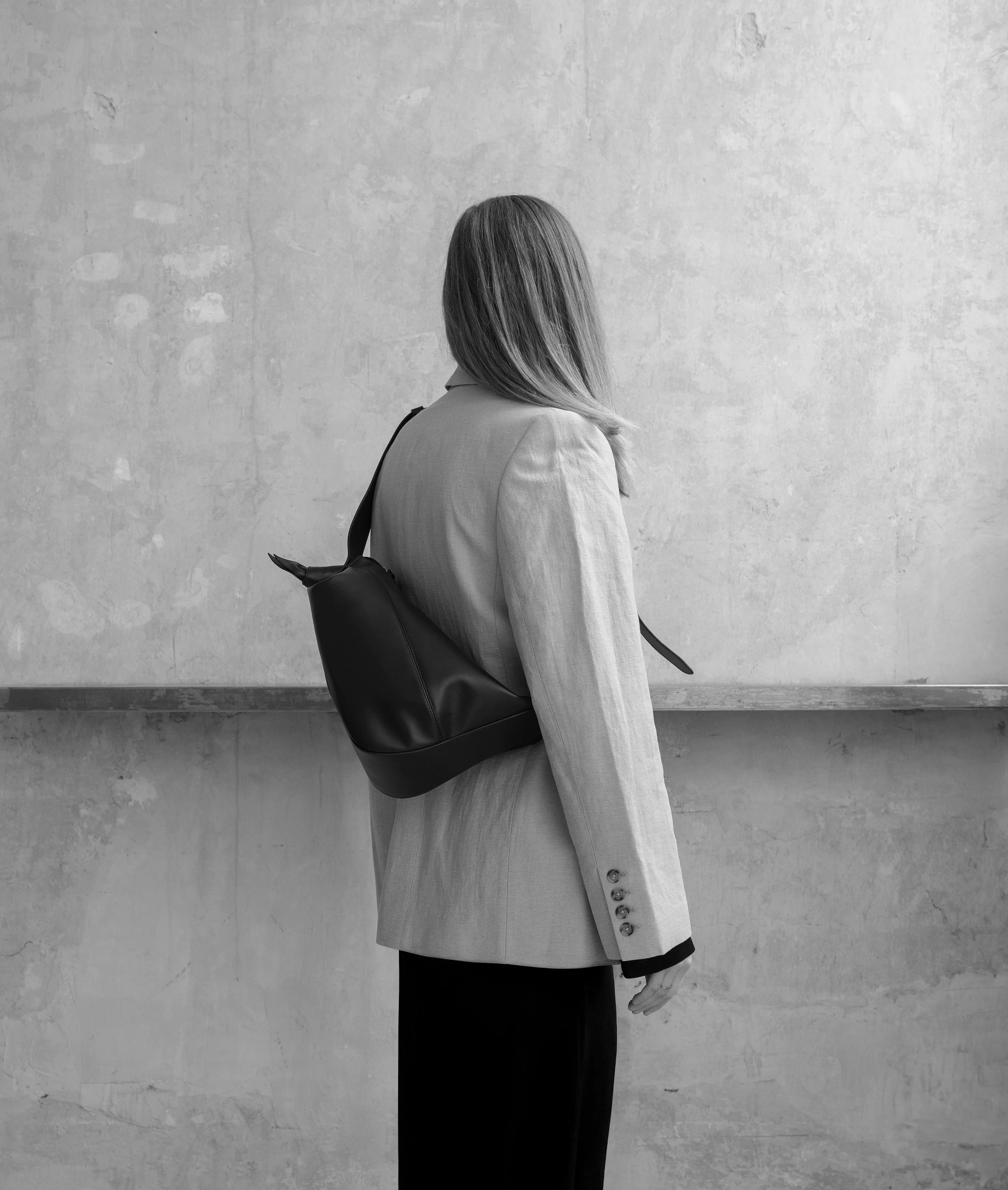 Furoshiki Crossbody Bag M Black - Image 5