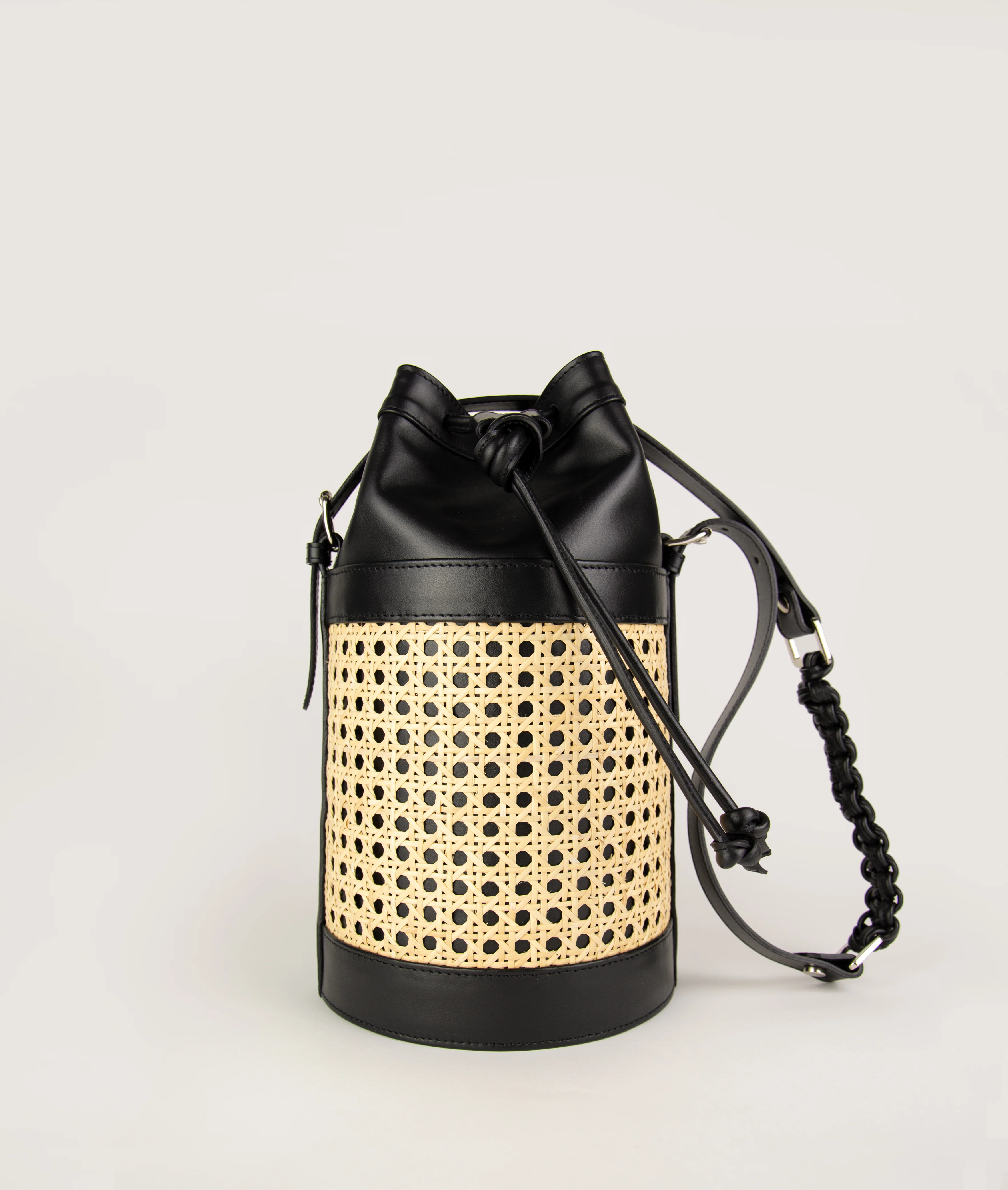 Vienna Bucket M Black